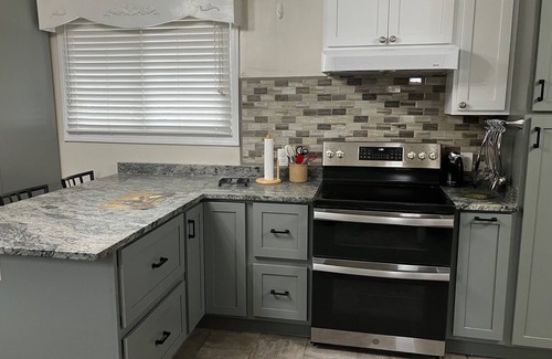 Cayce Casa | Cozy Stay Near USC, Downtown Columbia & Fort Jackson
