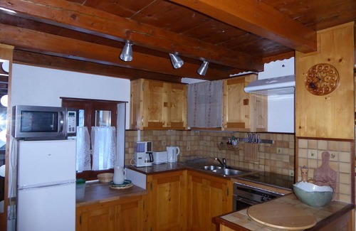 Pralognan-la-Vanoise Chalet De Esquí | Pequeño chalet de piedra en Pralognan-la-Vanoise, cercano a comercios y teleférico