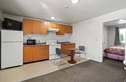 Fremont Casa | (Cozy studio, 1BED, 1BA, w/ kitchen)