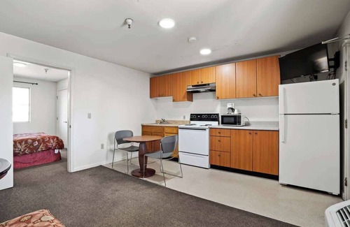 Fremont Casa | (Cozy studio, 1BED, 1BA, w/ kitchen)