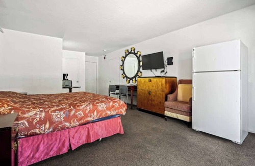 Fremont Casa | (Cozy studio, 1BR, 1BA, No kitchen)