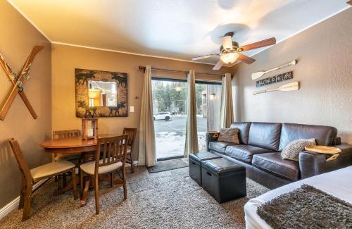 Truckee Casa | Cozy Studio 1st Floor #132 at Donner Lake Village