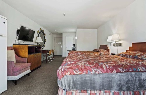 Fremont Casa | (Cozy studio, 2BED, 1BA, No kitchen)