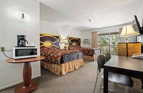 Fremont Casa | (Cozy studio, 2BED, 1BA, No kitchen)