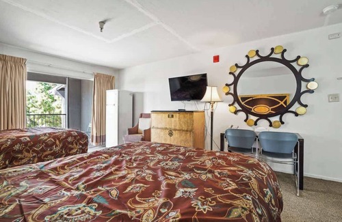 Fremont Casa | (Cozy studio, 2BED, 1BA, No kitchen)