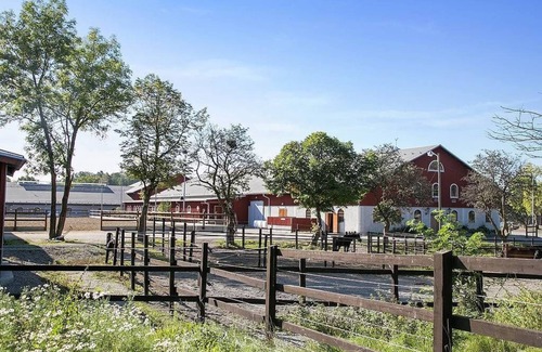 Farsta Apartamento | Cozy Studio Apartment in a Quiet Residential Area