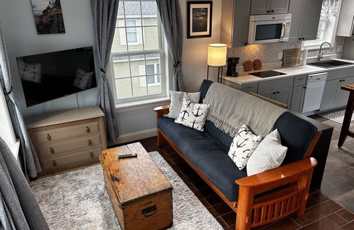 Willard Apartamento | Cozy Studio Apartment within walking distance to Willard Beach