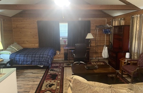 Tallahassee Apartamento | Cozy Studio apartment with cabin feel