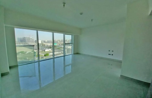 Al Raha Beach Apartamento | Cozy Studio Apartment in a Waterfront Building