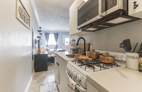 Vista Apartamento | Cozy Studio Apartment , Luxury and Private Firepit