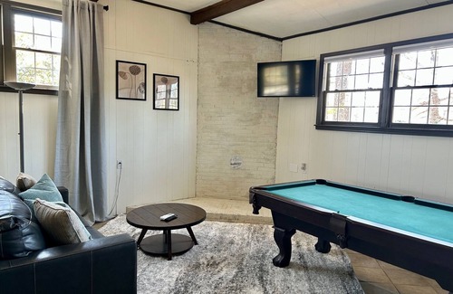 York Apartamento | Cozy, Studio Apartment on 5 beautiful Acres in York, SC