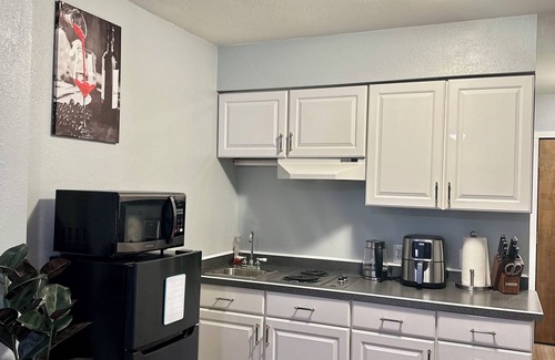 Russian Jack Park Apartamento | Cozy studio apartment near JBER!