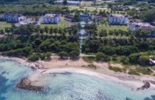 Northern Estates Apartamento | Cozy studio apt with Private beach and pool