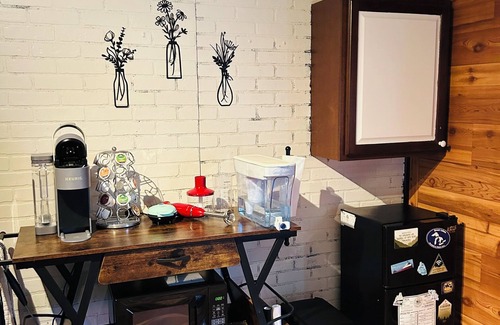 Drayton Plains Cabina | Cozy studio cabin in wonderful Fenton with AC