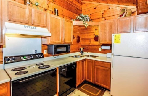 Townsend Apartamento | Cozy studio cabin with a nice jetted tub and a wood burning fireplace