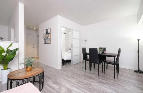 West End Apartamento | Cozy Studio Condo in Prime Downtown Location