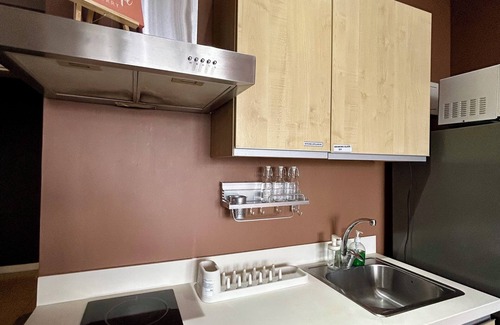 Valenzuela Condominio | Cozy Studio Condo with AC, WiFi in Central Makati