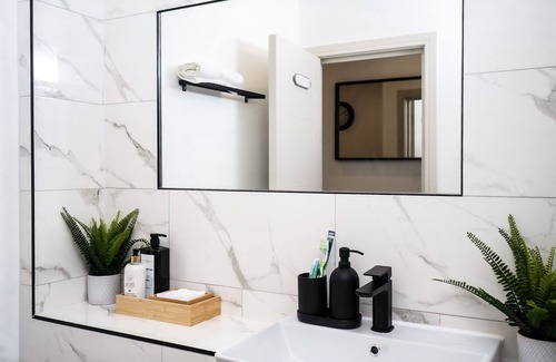 Sutton Central Casa | Cozy studio flat/family and pet friendly!