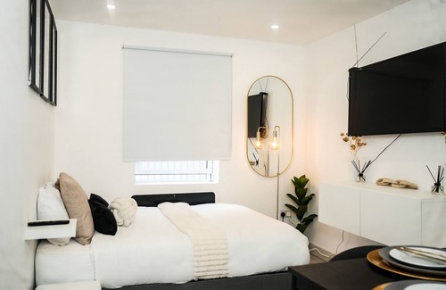 Sutton Central Casa | Cozy studio flat/family and pet friendly!