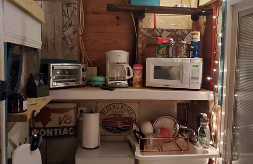 Mobile Apartamento | Cozy Studio Hideaway Has Fast Wi-fi TV Garage Patio