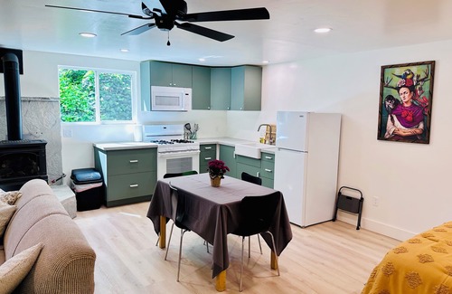 Nevada City Apartamento | Cozy studio in adorable Nevada City with AC, WiFi