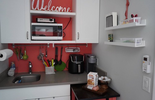 Arlington Park Apartamento | Cozy studio in charming Sarasota with WiFi, AC