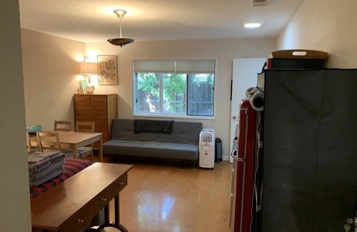 Davis Apartamento | Acogedor y amplio estudio en Davis para ti y tu mascota