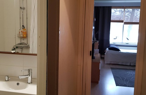 Savonlinna Apartamento | Acogedor estudio frente a la iglesia.