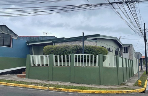 Quesada Apartamento | Cozy studio in lovely Ciudad Quesada with WiFi, AC