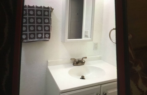 Hellman Street Apartamento | Cozy studio in Long Beach ca