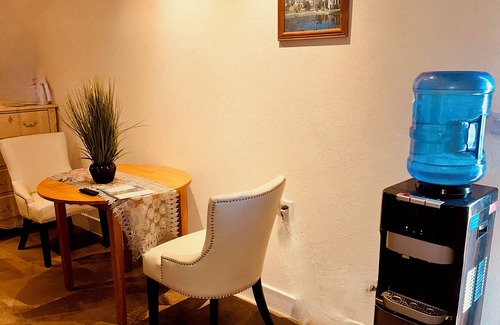 White Hill Apartamento | Cozy studio in lovely Saint Thomas with fitness room, AC, WiFi, swimming pool