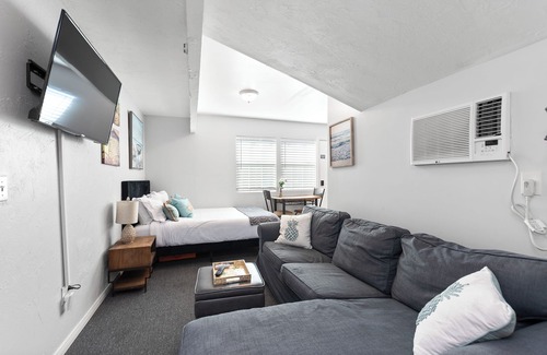 Simi Valley Apartamento | Cozy studio in peaceful Simi Valley with WiFi, AC