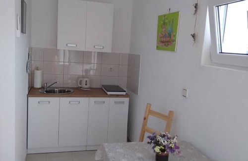 Molat Apartamento | Cozy studio in peaceful Molat with WiFi, AC
