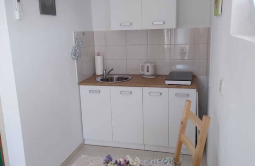 Molat Apartamento | Cozy studio in peaceful Molat with WiFi, AC