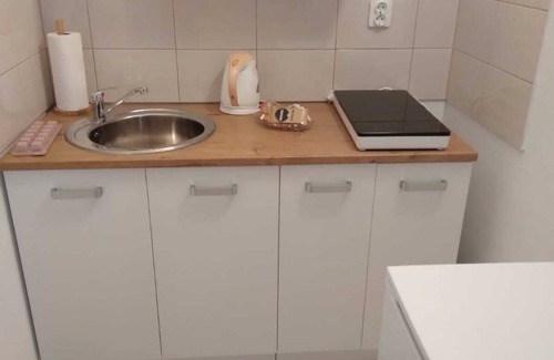 Molat Apartamento | Cozy studio in peaceful Molat with WiFi, AC