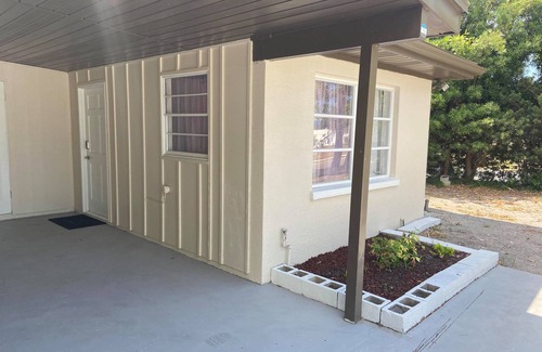 Bayshore Gardens Casa | Cozy Studio in Quiet Neighborhood