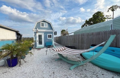 Ruskin Apartamento | Cozy studio in serene Ruskin with AC and WiFi