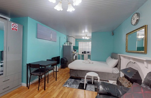 Royal Docks Apartamento | Cozy Studio near London City Airport, ExCeL & DLR
