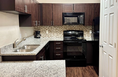 Grandview Hills Apartamento | Cozy studio near Oasis