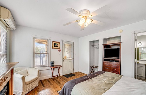 Hammondsport Apartamento | Cozy Studio Near Town & Lake W/ Free WiFi, Plush Bedding, Ideal Location & More!