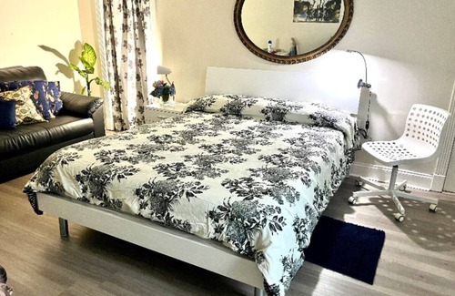 West Park Apartamento | Cozy Studio, Priv. Entrance, pool.