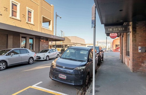 Petone Apartamento | Cozy Studio - Private Balcony, Bath and Tub