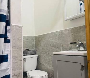 Cypress Hills Apartamento | Cozy Studio Staycation - Brooklyn close to Train stations