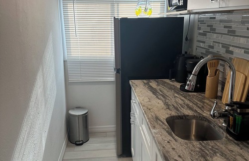 Lake Magdalene Apartamento | Cozy studio Tiny Nests in Tampa with WiFi, AC Family friendly-.Pet-Friendly