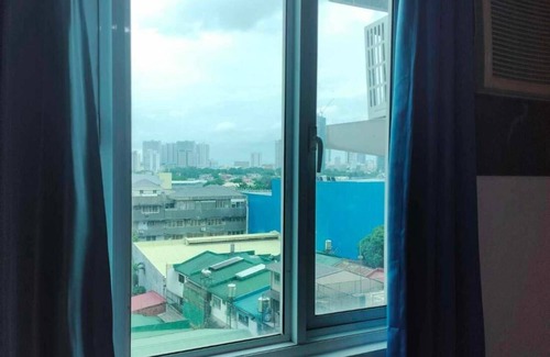 South Triangle Condominio | Cozy Studio Unit in Quezon City With Private Pool and City Views