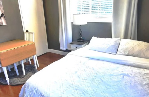 Walnut Creek Casa | Cozy Studio w/ Kitchenette/Patio. Near Trail, BART & Downtown. Pet Friendly.