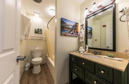 Truckee Casa | Cozy Studio w/Kitchenette and Balcony #212 at Donner Lake Village