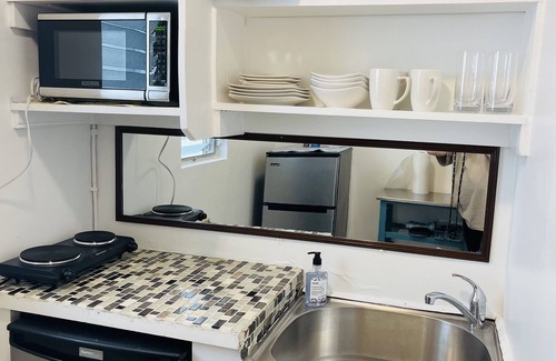 Sawtelle Apartamento | Cozy Studio West La- UCLA,SMC, min to Santa Monica pier-beach/Venice/Malibu