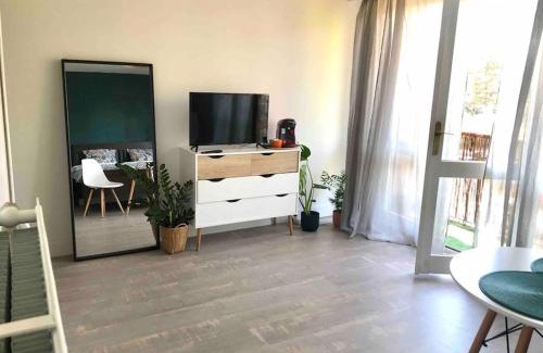 Sud Apartamento | Cozy Studio with balcony and free parking