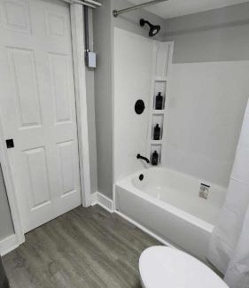 Camp Taylor Apartamento | Cozy Studio with King Bed at Central Louisville